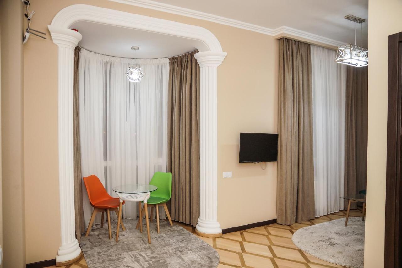 Nice Apartments Tbilisi Buitenkant foto